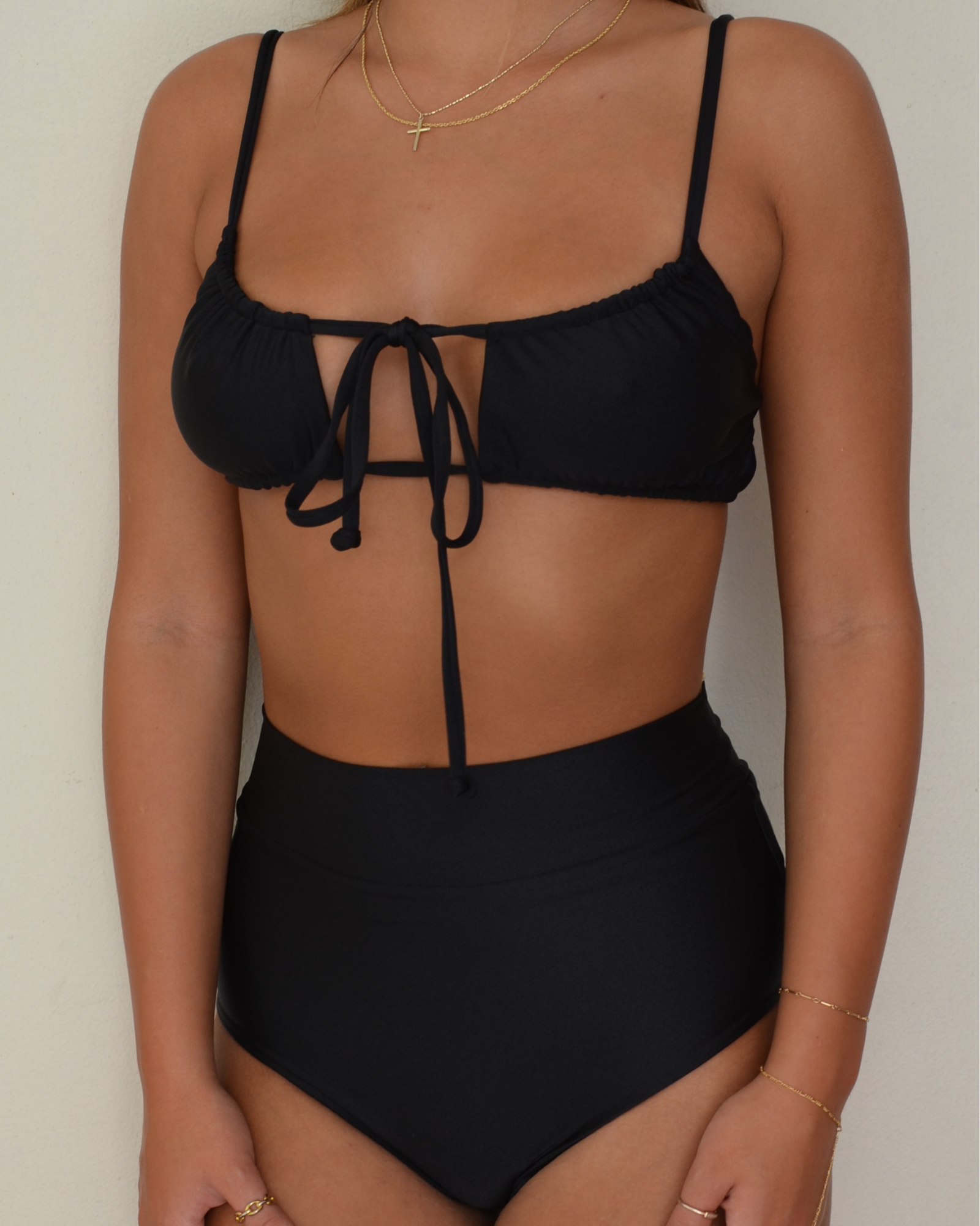 SHORES TOP