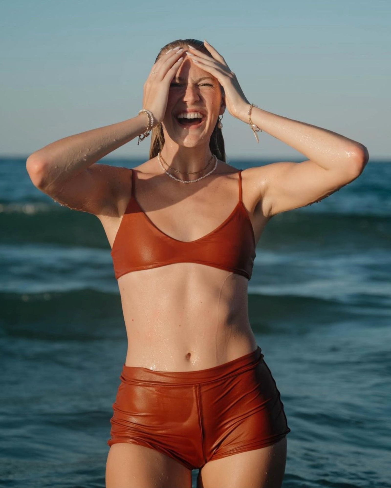 ALOHA TOP